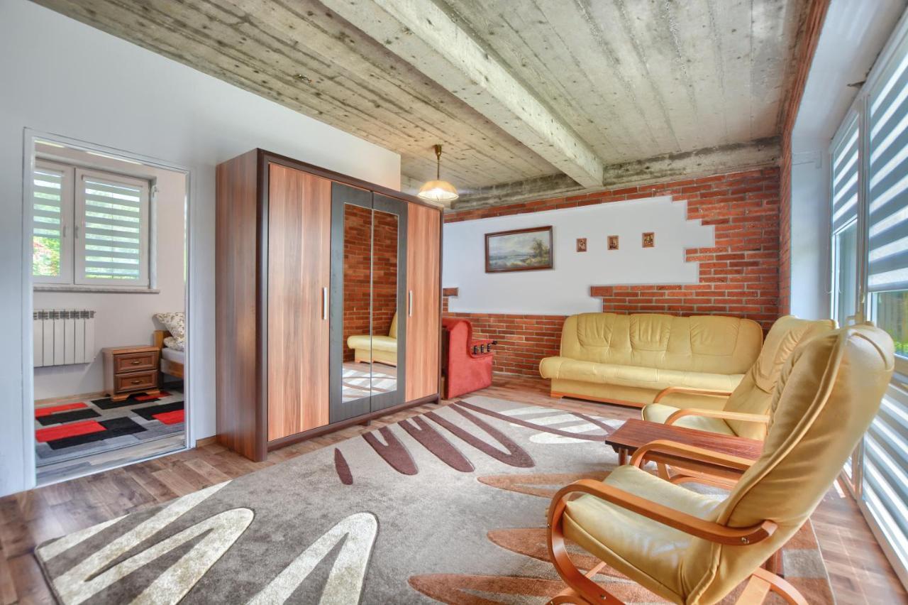 Ceglany Apartament Ustrzyki Dolne Buitenkant foto