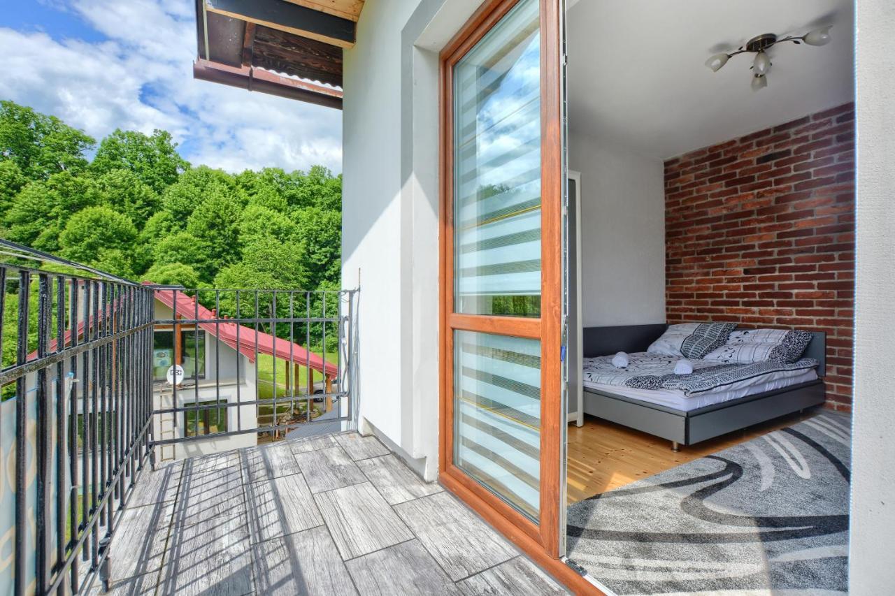 Ceglany Apartament Ustrzyki Dolne Buitenkant foto