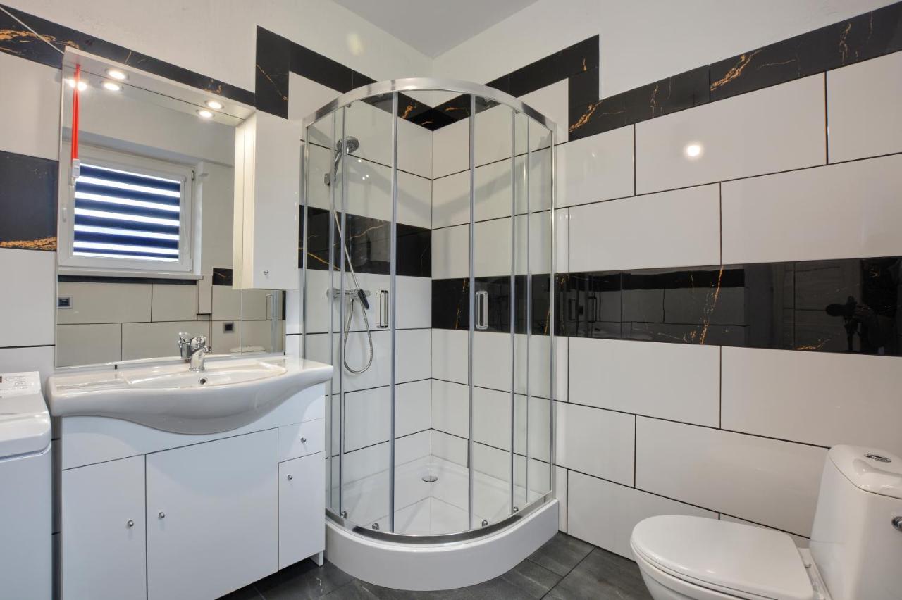 Ceglany Apartament Ustrzyki Dolne Buitenkant foto