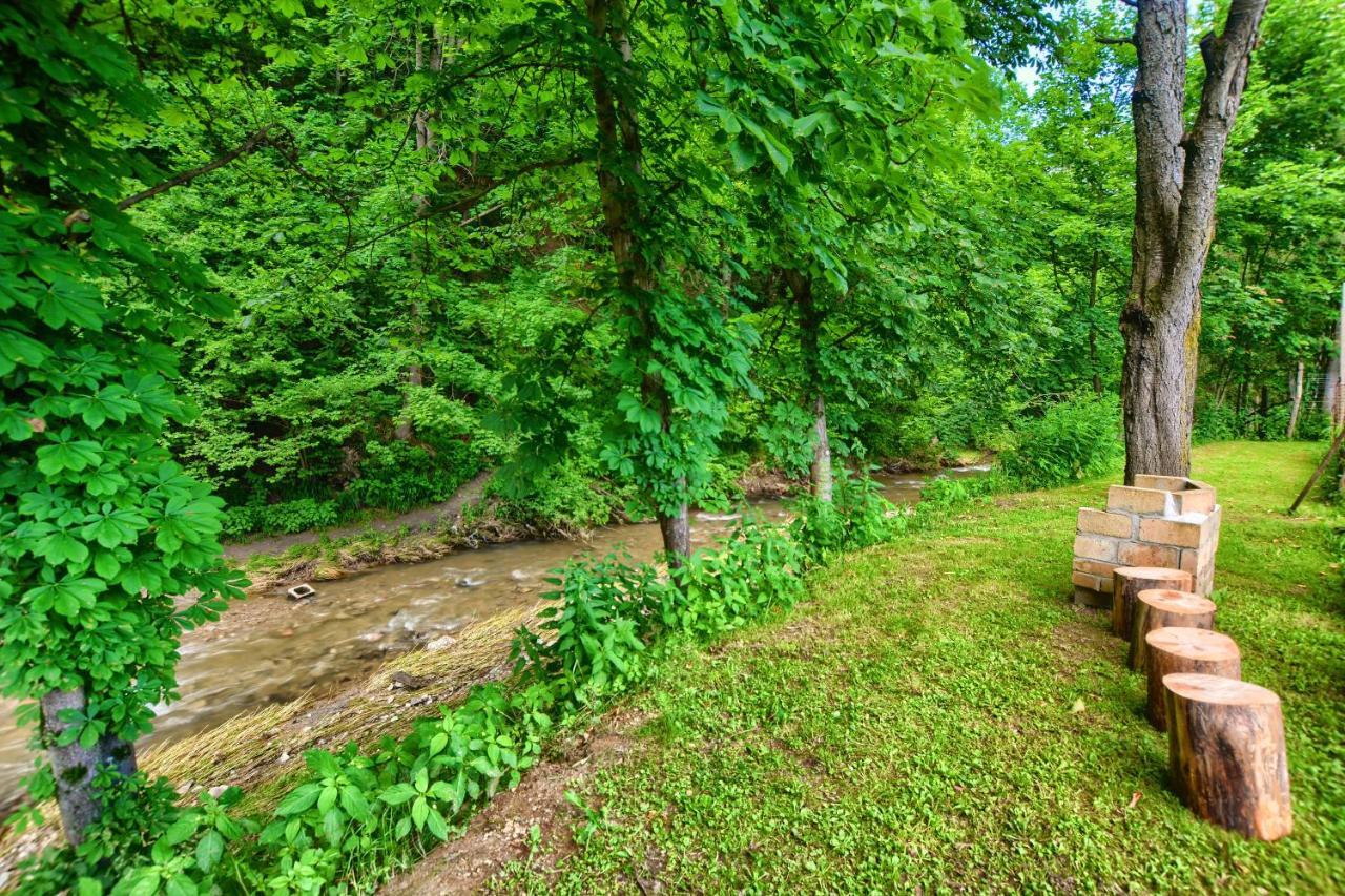 Ceglany Apartament Ustrzyki Dolne Buitenkant foto