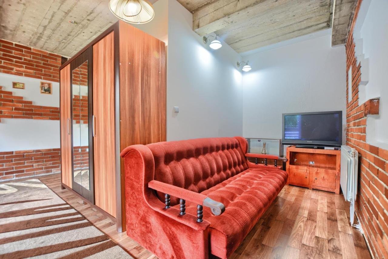 Ceglany Apartament Ustrzyki Dolne Buitenkant foto